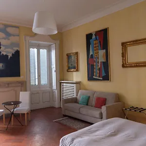  Apartment Art Gallery