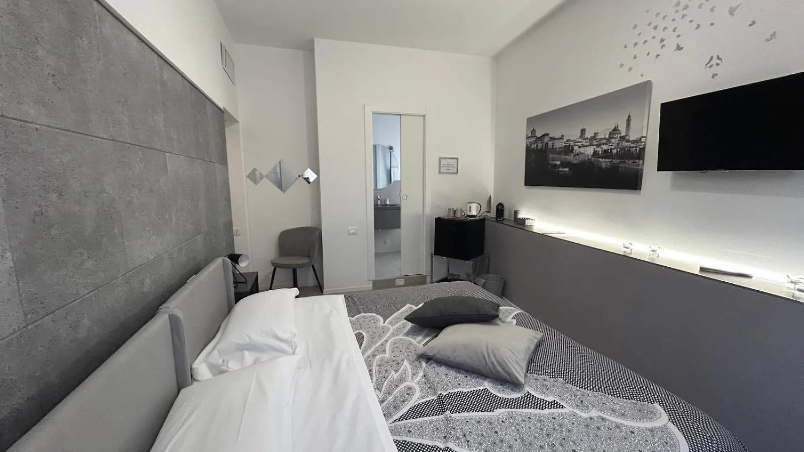 Comfort Accommodation Suite & Le Camere Bergamo 0*,